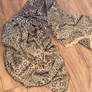 27" x 72" Reversible Animal Print Scarf